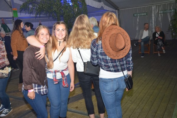 jg-westernparty-12F7E30902-7837-0FAC-4180-A643ADE5D7DA.jpg