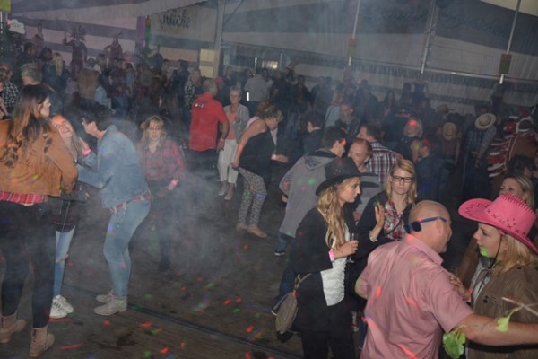 jg-westernparty-161DCE77EA-BA6F-4AD3-E23D-752DA56E9FDC.jpg