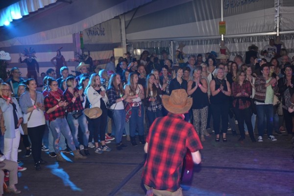 jg-westernparty-27EC670108-C1BD-5C02-FAF4-65B82471DE7A.jpg