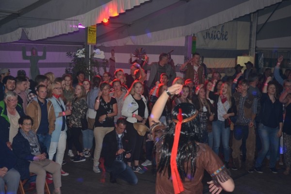 jg-westernparty-31C2FD559C-69ED-4BDB-35F7-36C578933558.jpg