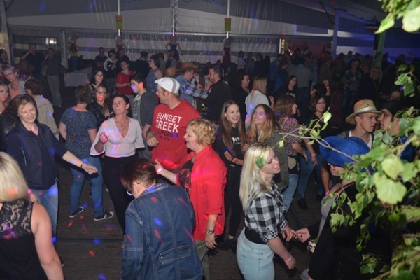 jg-westernparty-3989AE3431-CE02-6B75-0F8E-923F59E6BE53.jpg
