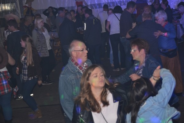 jg-westernparty-3A89470D9-6A2F-BC7A-C43F-B99C9063F44E.jpg
