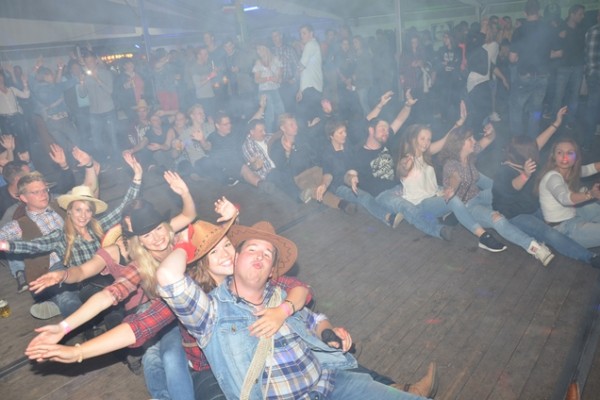 jg-westernparty-45F017D80C-3C70-FE46-82A5-BF7968BA7E71.jpg