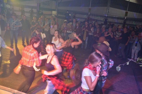 jg-westernparty-5057D02A3E-B2D8-5E12-C495-0EEF1C68E12D.jpg