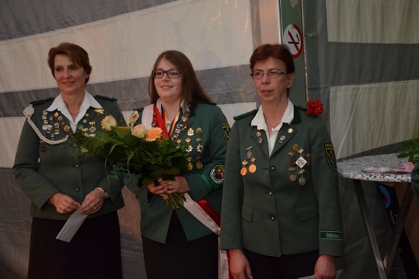 komertz-118A0F6BAE5-7443-1576-094F-41876088E037.jpg