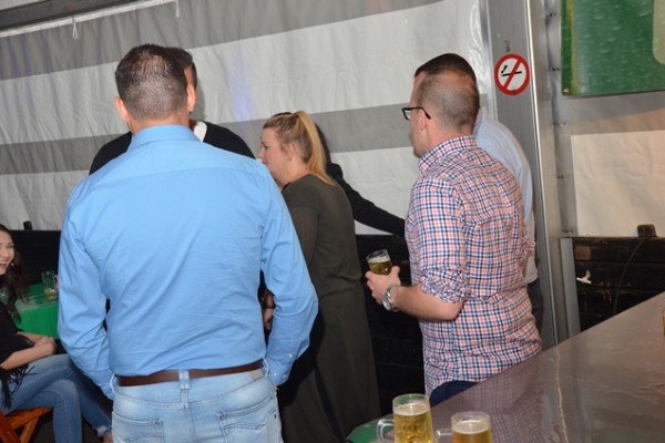 party-samstag-100951400F-5F13-9D43-3B2A-0A4EEE91825F.jpg