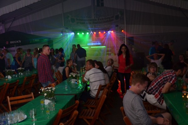 party-samstag-157360CA5F-BF25-4E4D-BC55-34B9F41DDE9D.jpg