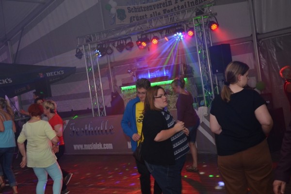 party-samstag-191C779691-7067-9F52-A2A9-D16521F84899.jpg