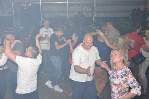 party-samstag-2F6DABCC5-8C34-CA55-DDAF-177BB90233D1.jpg
