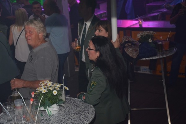 party-samstag-32AD45B43-CFBB-6309-06BF-9AFAE856C341.jpg