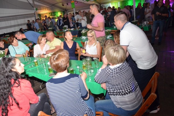 party-samstag-356EF07DAA-A958-6660-0D09-698CD91074A6.jpg