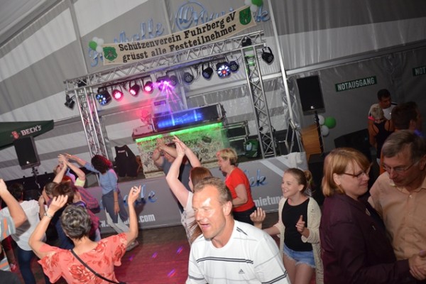 party-samstag-377C140AE9-878E-CB7D-6F26-DA3B7672F827.jpg
