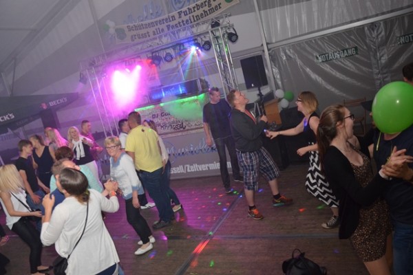 party-samstag-4635DFB0DA-8730-6AD6-4C0C-970179C95713.jpg