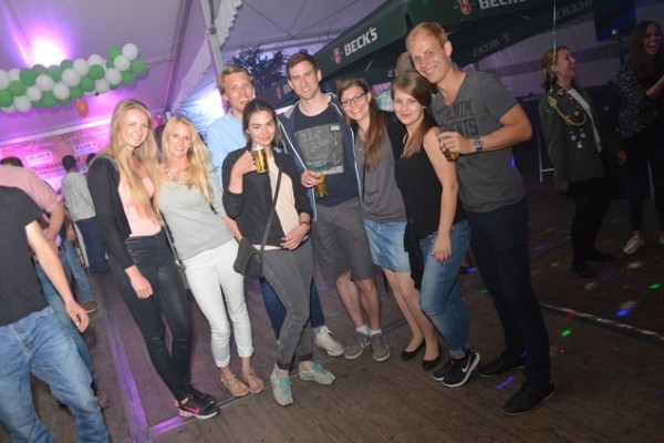 party-samstag-621D7B5405-42DF-5811-0EE3-A4E88B3BBF97.jpg