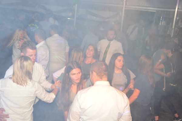samstag-110DD10A1FC-25A7-E5A2-2C06-8DF2004B28CE.jpg