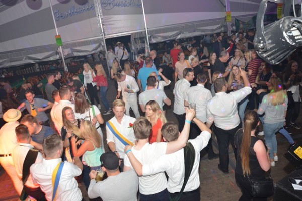 samstag-117A7363E47-F031-7690-D911-0466750F6E37.jpg