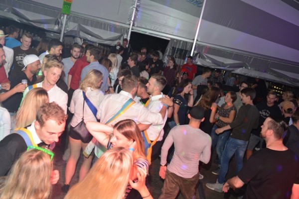 samstag-126BC11A84C-8D17-CD63-2CAE-396BEC4CE6AC.jpg