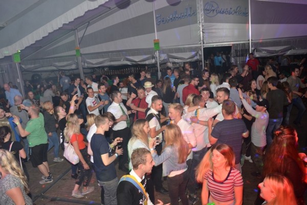 samstag-129BF63931A-38D5-762D-681F-95400A56C63E.jpg