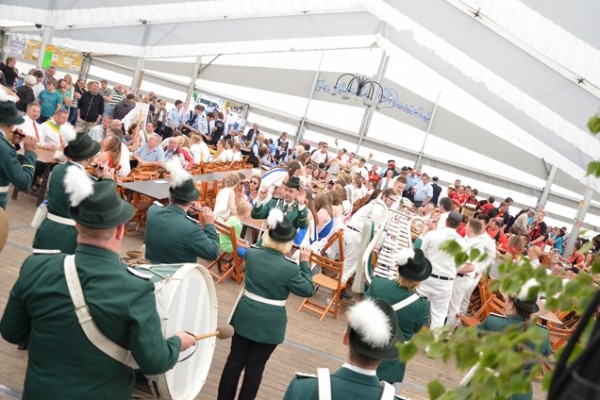 samstag-149BDEF6165-0F92-2424-C19D-7B6B941D80C9.jpg