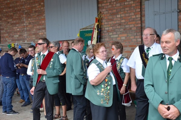 samstag-151357EC7E8-D7E9-CFA4-215F-4ED06D669574.jpg