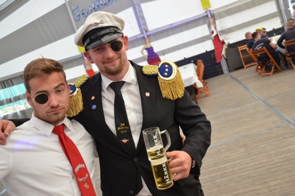 samstag-164EBB195D4-D9C8-E339-DBB2-1E7D23454ACF.jpg