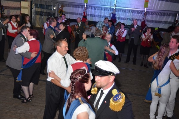 samstag-16568DAABF8-DE3F-1182-775C-4A77FF28D666.jpg