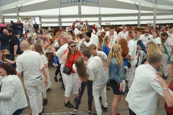 samstag-167F99517FD-2E9A-283D-8105-6E7A7BBFAA4B.jpg
