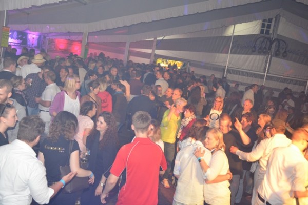 samstag-228BF40D8AE-0DDE-A106-6EF7-80FE452D8B18.jpg