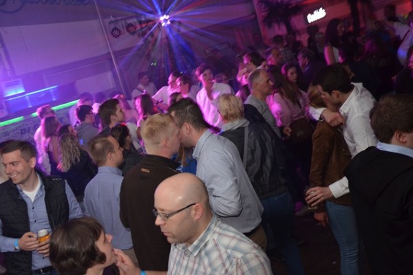 samstag-236402A6127-8BCD-3E2D-D1A9-CEB280DC19AA.jpg