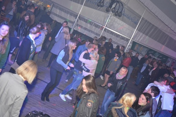 samstag-330F2F1FC9-1AAB-9949-E9F2-ACC0177A9405.jpg