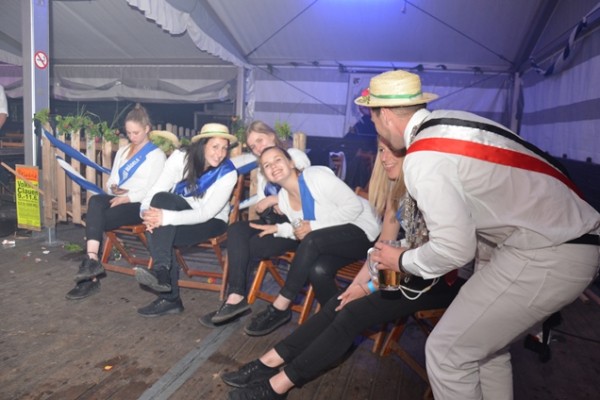 samstag-396B96C34-AD0E-E662-9A46-0C0BDB07223C.jpg