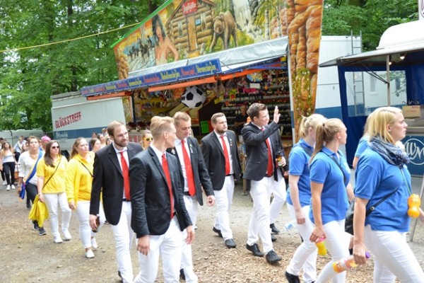 samstag-412093518A-A28B-6CB9-4ACA-005B2F9D2D97.jpg