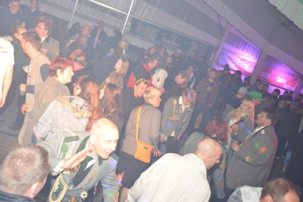 samstag-41F551DD17-883E-DC5C-367B-99136ECC0A81.jpg