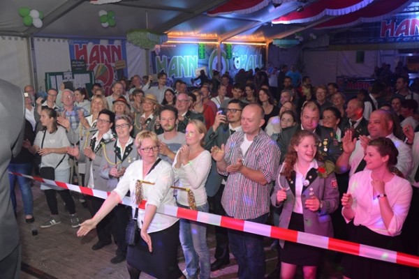 samstag-abend-12B46E4BB8-AB72-CD25-5763-9A25B379AB62.jpg