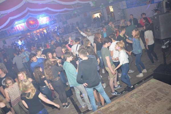 samstag-abend-309FA924C9-C2C7-90E4-FB02-7E6A8F74ABA5.jpg