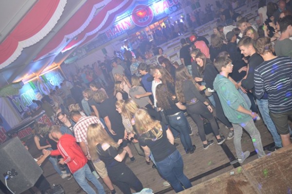 samstag-abend-338DDEDEDC-29A6-A394-3890-1D363EFEFEFE.jpg