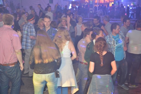 samstag-abend-4995390FA1-4D19-9239-E49E-17953EF818BC.jpg