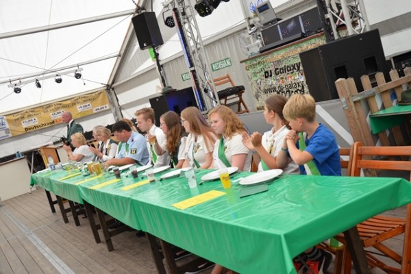 samstag-sonntag-105D7D165AA-1507-8191-1F83-5DFF4C8D37DE.jpg