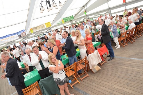 samstag-sonntag-1187BEDF62B-6B60-40EA-4EF1-786B838E7CBA.jpg