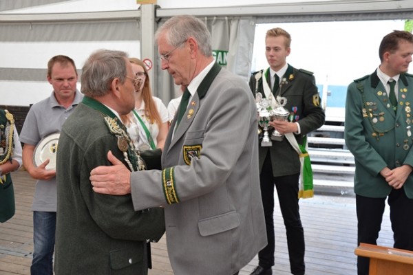 samstag-sonntag-147F7435A9C-F908-E9A9-43B0-1CEEA891B4A0.jpg
