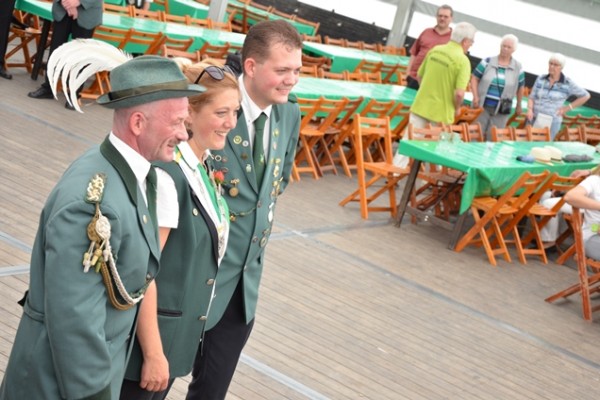 samstag-sonntag-26646D849C-A55C-076D-074E-307B197687E4.jpg