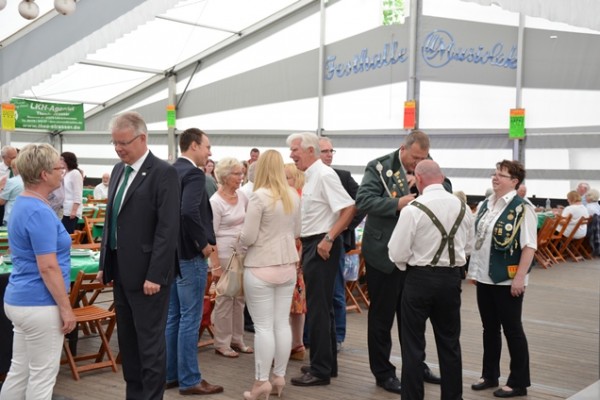 samstag-sonntag-69EBE9A89B-75A1-6B33-B0D1-7B7F7D0A0BB3.jpg