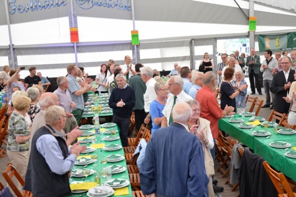 samstag-sonntag-800185C3FF-69D8-9DCF-3DC9-C1BBD276CAE4.jpg