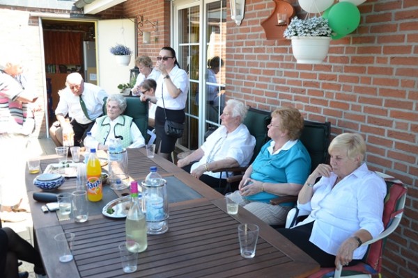 scheiben-aufhaengen-1176F6F5E01-90D4-C787-76E3-81F6F7301C3C.jpg