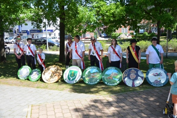 scheiben-aufhaengen-1345E7E038-EB9E-C915-682C-AD384E1A86E6.jpg