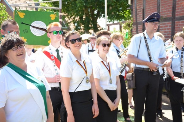 scheiben-aufhaengen-1428D721917-D1EC-9C13-0B7D-F867B2E89F2C.jpg