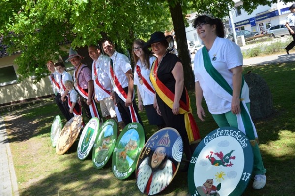 scheiben-aufhaengen-204772959E-8902-B763-F53F-6128C18ACC85.jpg