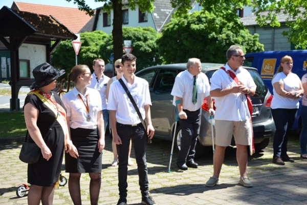scheiben-aufhaengen-3474544C67-C5D8-15A0-E646-AD143ABE4B2B.jpg