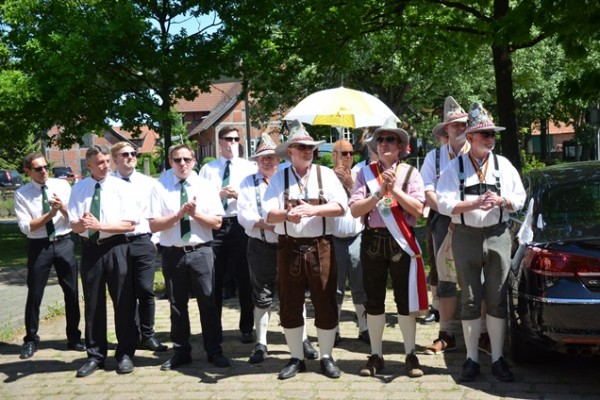scheiben-aufhaengen-35309AD7F8-2F25-8CC7-32EE-506634FCE4D0.jpg