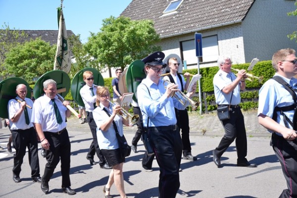 scheiben-aufhaengen-58F57D0A77-7185-E38A-AA46-25C78CA26E78.jpg